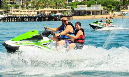 İsmail Polat Yaz Tatili Macerası. Jetski süren baba ve oğlu.